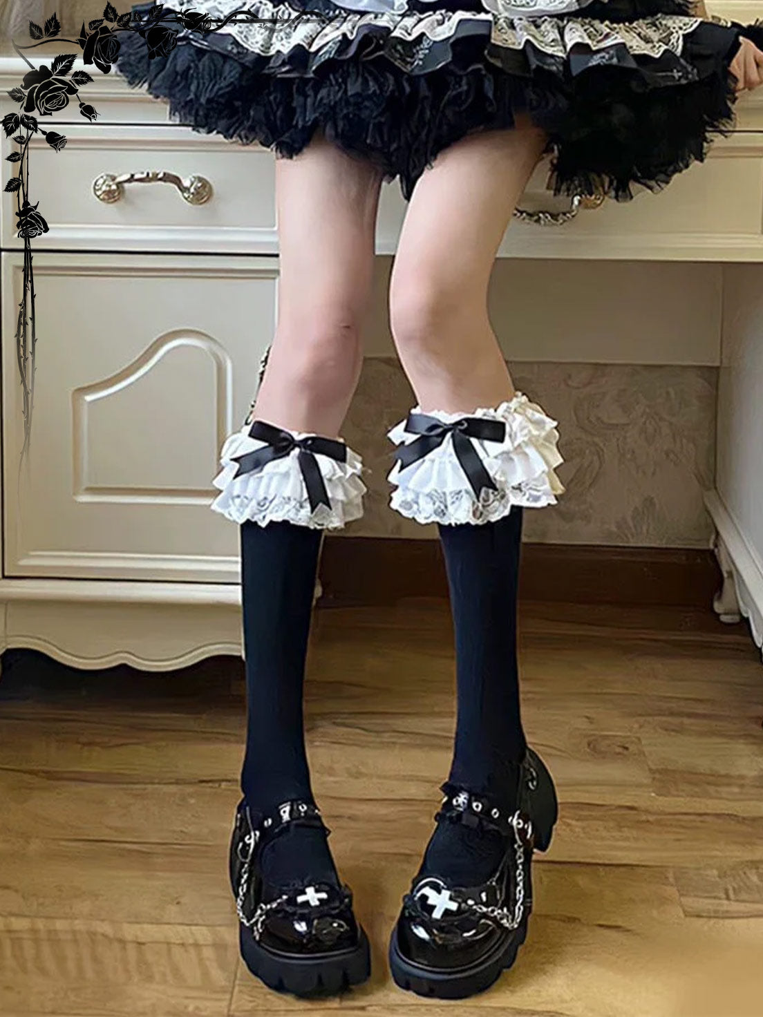 Lolita Accessories Sweet Ruffles Stockings with Bow Lace Bow Calf Socks
